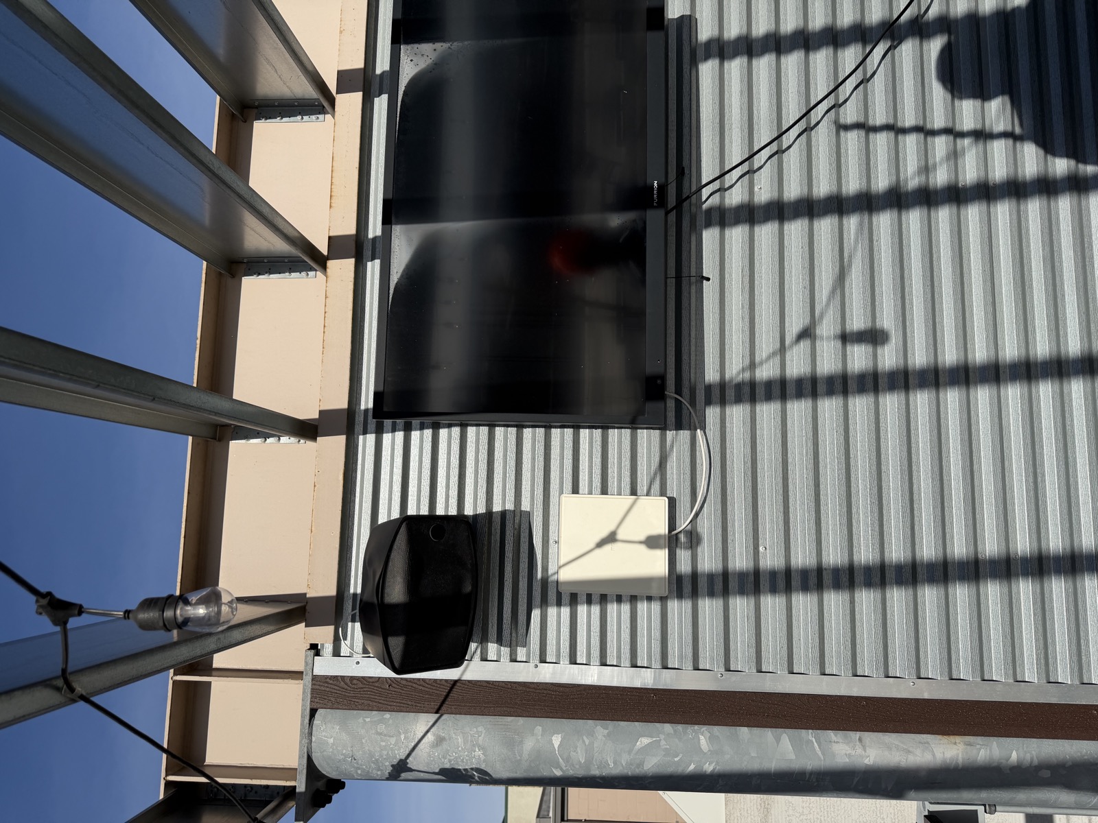 Roof - TV
